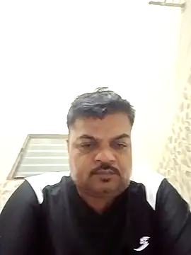 Snapshot of Desi_Londa_143 chatting on 03-17-25, 12:30 Desi Londa 143 online show from 03-17-25, 12:30