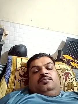 Snapshot of Desi_Londa_143 chatting on 03-18-25, 04:48 Desi Londa 143 online show from 03-18-25, 04:48