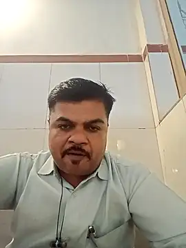 Snapshot of Desi_Londa_143 chatting on 03-20-25, 08:31 Desi Londa 143 online show from 03-20-25, 08:31