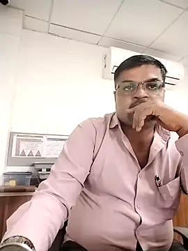 Snapshot of Desi_Londa_143 chatting on 09-15-25, 05:29 Desi Londa 143 online show from 09-15-25, 05:29
