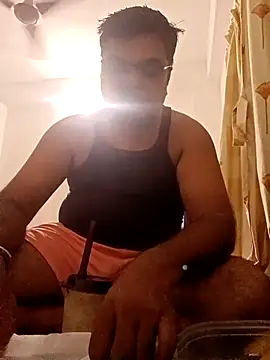 Snapshot of Desi_Londa_143 chatting on 09-23-25, 04:32 Desi Londa 143 online show from 09-23-25, 04:32