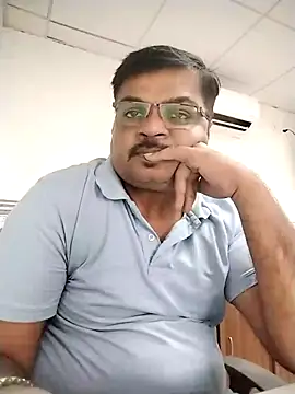 Snapshot of Desi_Londa_143 chatting on 10-04-25, 04:21 Desi Londa 143 online show from 10-04-25, 04:21