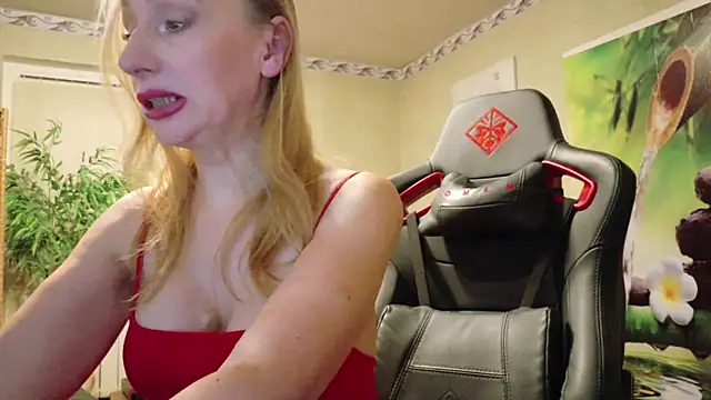 HotLana69 online show from 12-17-25, 05:30