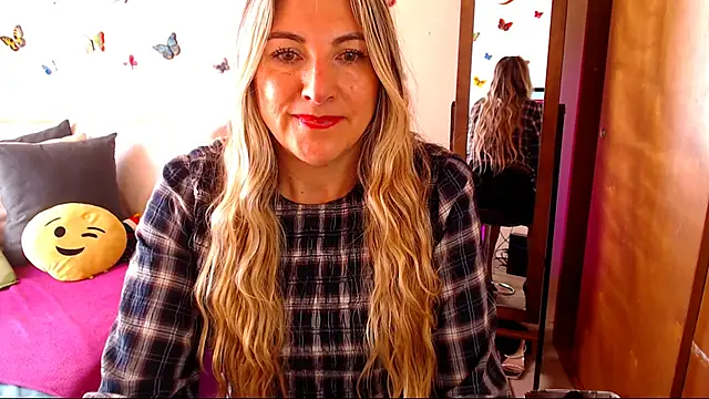 Jolie-Mature online show from 11-19-25, 08:31