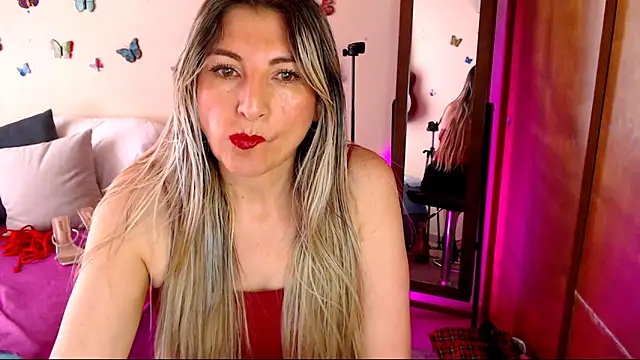 Jolie-Mature online show from 03-12-26, 07:20