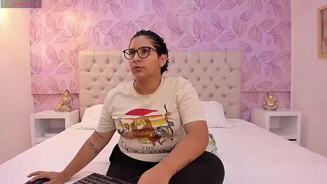 Snapshot of DanielleEvans_ chatting on 02-20-25, 11:09 DanielleEvans online show from 02-20-25, 11:09