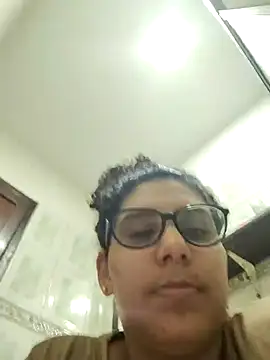 Snapshot of DanielleEvans_ chatting on 03-02-25, 03:27 DanielleEvans online show from 03-02-25, 03:27