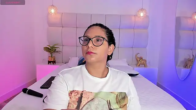 Snapshot of DanielleEvans_ chatting on 09-16-25, 11:22 DanielleEvans online show from 09-16-25, 11:22