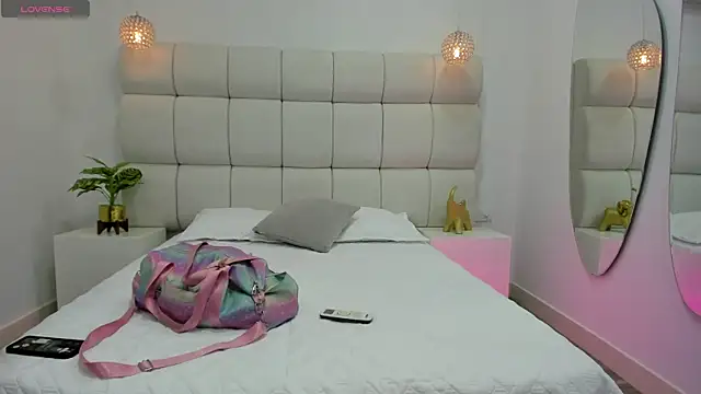 Snapshot of DanielleEvans_ chatting on 10-17-25, 11:24 DanielleEvans online show from 10-17-25, 11:24