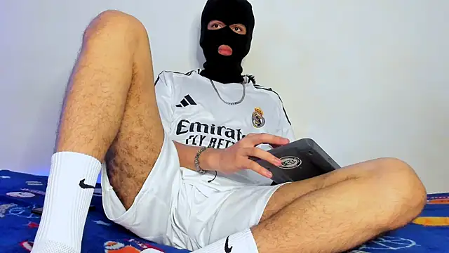 Samuel Suarez online show from 11-28-25, 05:21