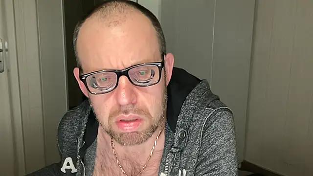 Snapshot of FABIOGLASSES chatting on 11-23-25, 12:32 FABIOGLASSES online show from 11-23-25, 12:32