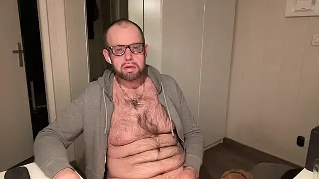 Snapshot of FABIOGLASSES chatting on 11-24-25, 11:48 FABIOGLASSES online show from 11-24-25, 11:48