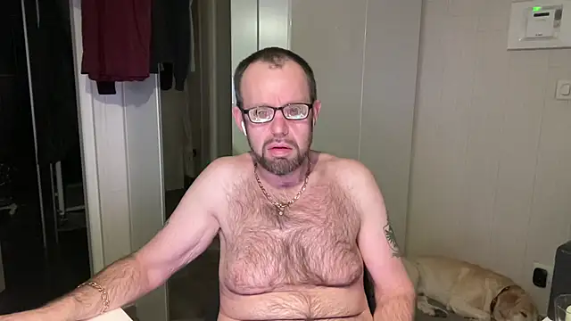 Snapshot of FABIOGLASSES chatting on 12-22-25, 11:35 FABIOGLASSES online show from 12-22-25, 11:35