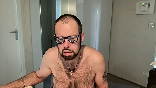 FABIOGLASSES online show from 04-19-26, 05:34