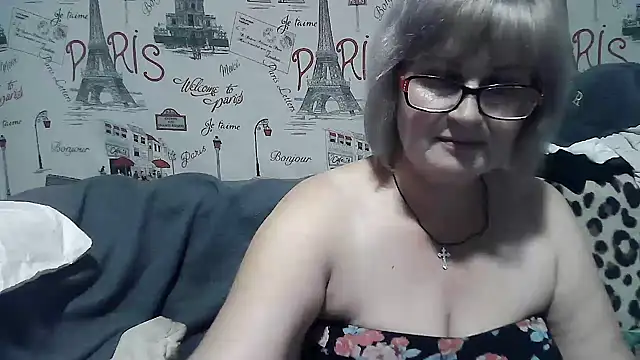 Snapshot of Gina_Marlyn chatting on 12-17-24, 11:59 Gina Marlyn online show from 12-17-24, 11:59