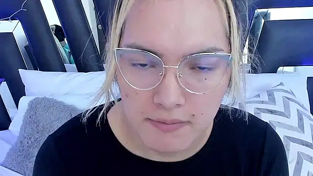 Snapshot of katya_kozlov chatting on 02-25-25, 04:46 katya kozlov online show from 02-25-25, 04:46