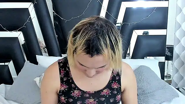 Snapshot of katya_kozlov chatting on 03-02-25, 04:07 katya kozlov online show from 03-02-25, 04:07