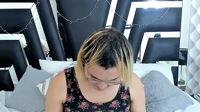 Snapshot of katya_kozlov chatting on 03-02-25, 07:10 katya kozlov online show from 03-02-25, 07:10