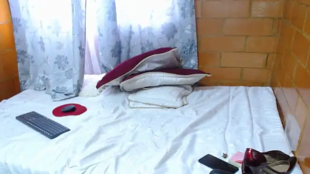 Snapshot of charlote_temple chatting on 03-20-26, 12:43 charlote temple online show from 03-20-26, 12:43