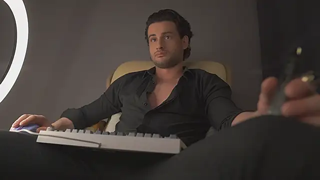 Keen   Luckystrike online show from 03-21-25, 10:50