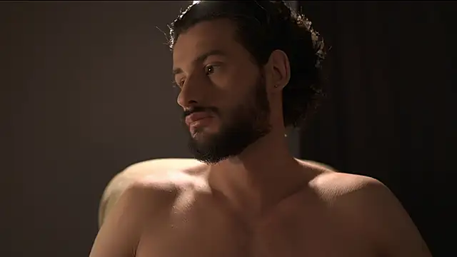 Keen   Luckystrike online show from 04-12-26, 06:40