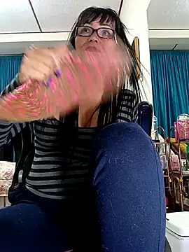 kelly dirty  online show from 10-18-25, 05:21