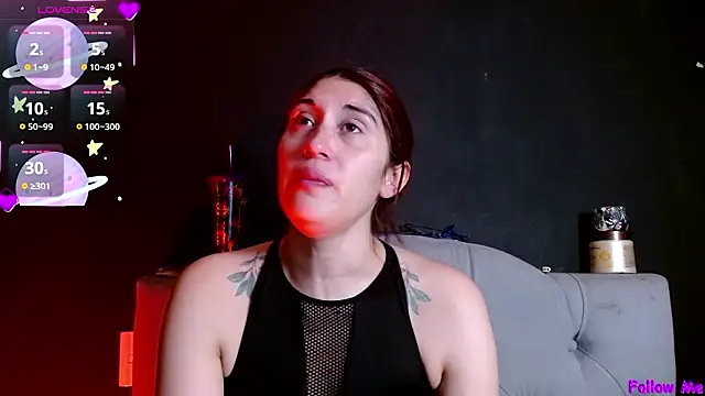 Snapshot of Red-moon1 chatting on 02-25-26, 04:33 Red-moon1 online show from 02-25-26, 04:33