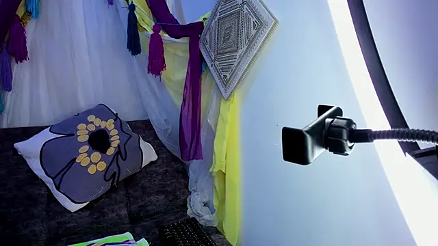 sophiaamethystt online show from 04-15-26, 11:49