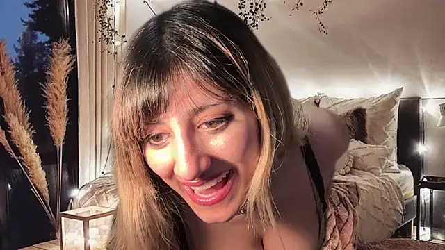 Snapshot of Focal_Humorist99 chatting on 12-10-24, 01:32 Focal Humorist99 online show from 12-10-24, 01:32