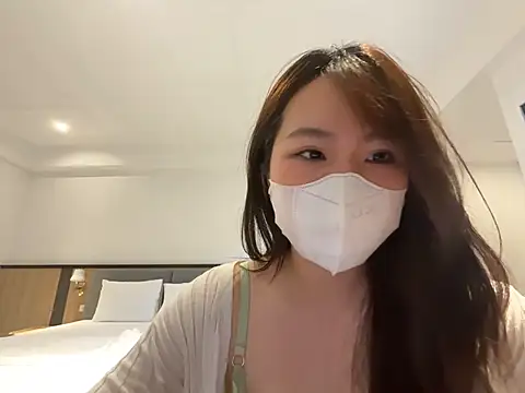 Snapshot of Onee-Chew chatting on 06-25-26, 02:33 Onee-Chew online show from 06-25-26, 02:33
