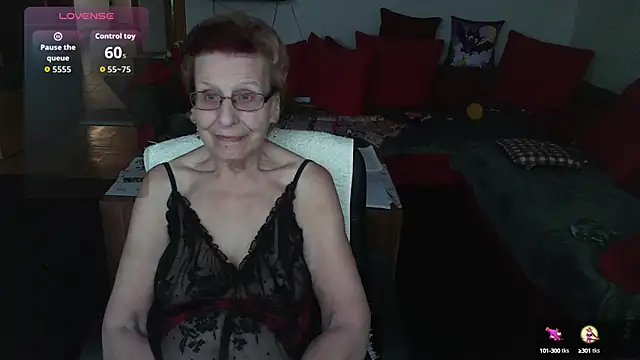 HeisseomaOriginal online show from 10-20-25, 07:20