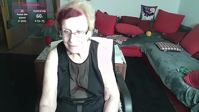 HeisseomaOriginal online show from 10-27-25, 08:07