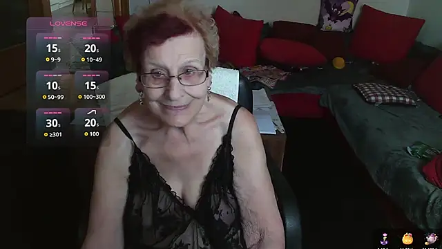 HeisseomaOriginal online show from 10-30-25, 11:11