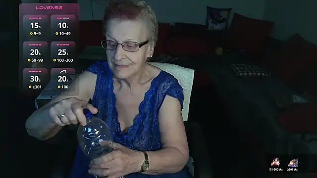 HeisseomaOriginal online show from 11-26-25, 08:15