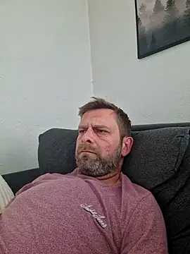 Snapshot of Mjn34 chatting on 05-03-26, 01:17 Mjn34 online show from 05-03-26, 01:17