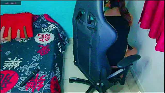 Diana Lozano online show from 10-02-25, 07:04