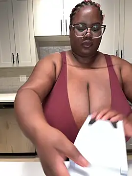 SexyHugeblackTitties online show from 10-29-25, 10:44