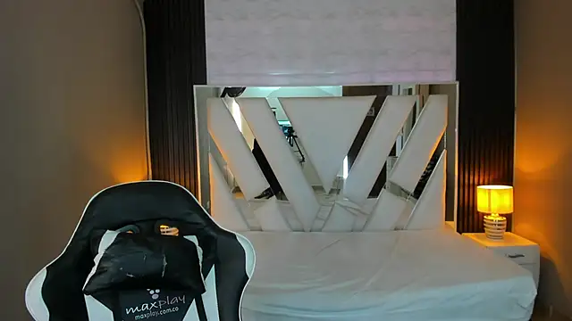 Linda4Petite online show from 03-25-26, 06:14