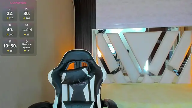 Linda4Petite online show from 04-14-26, 06:36