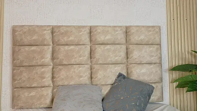 CameronCollins  online show from 04-11-26, 07:07