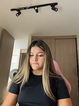 lunablossom  online show from 04-11-26, 04:55