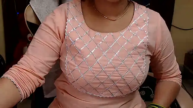 Snapshot of Naughty_Kashish chatting on 12-01-25, 07:02 Naughty Kashish online show from 12-01-25, 07:02