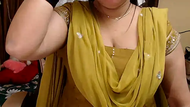 Snapshot of Naughty_Kashish chatting on 12-17-25, 06:41 Naughty Kashish online show from 12-17-25, 06:41