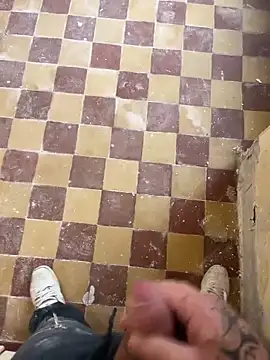 Snapshot of RenaudS-02 chatting on 11-17-25, 12:44 RenaudS-02 online show from 11-17-25, 12:44