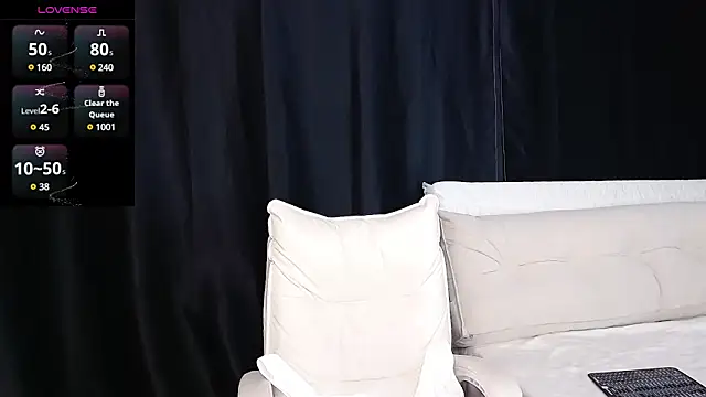 Snapshot of qianqian_ chatting on 02-04-25, 11:27 qianqian online show from 02-04-25, 11:27