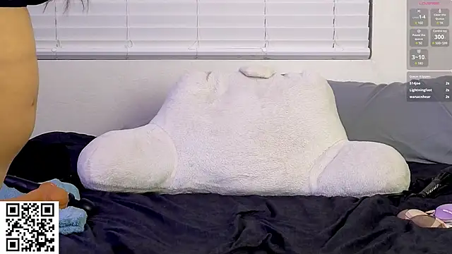 Snapshot of AriannaPena chatting on 02-08-25, 04:36 AriannaPena online show from 02-08-25, 04:36