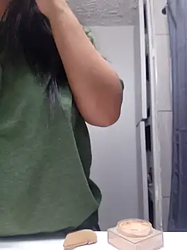 Snapshot of AriannaPena chatting on 10-11-25, 09:57 AriannaPena online show from 10-11-25, 09:57