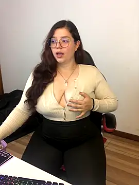 kayortiiz online show from 11-12-25, 02:12