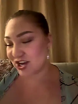 RosieDixx online show from 10-08-25, 03:37