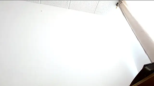 Snapshot of Juls_winter_ chatting on 07-17-26, 06:46 Juls winter online show from 07-17-26, 06:46